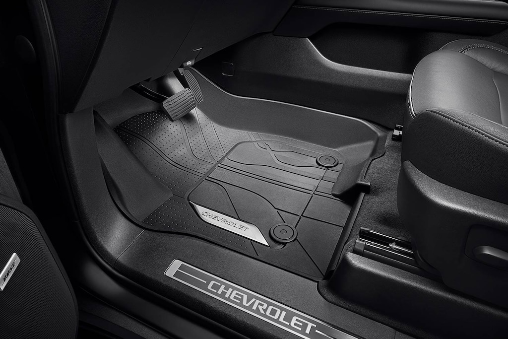 Tapete de vinil rígido en color negro  para Chevrolet Tahoe 2024